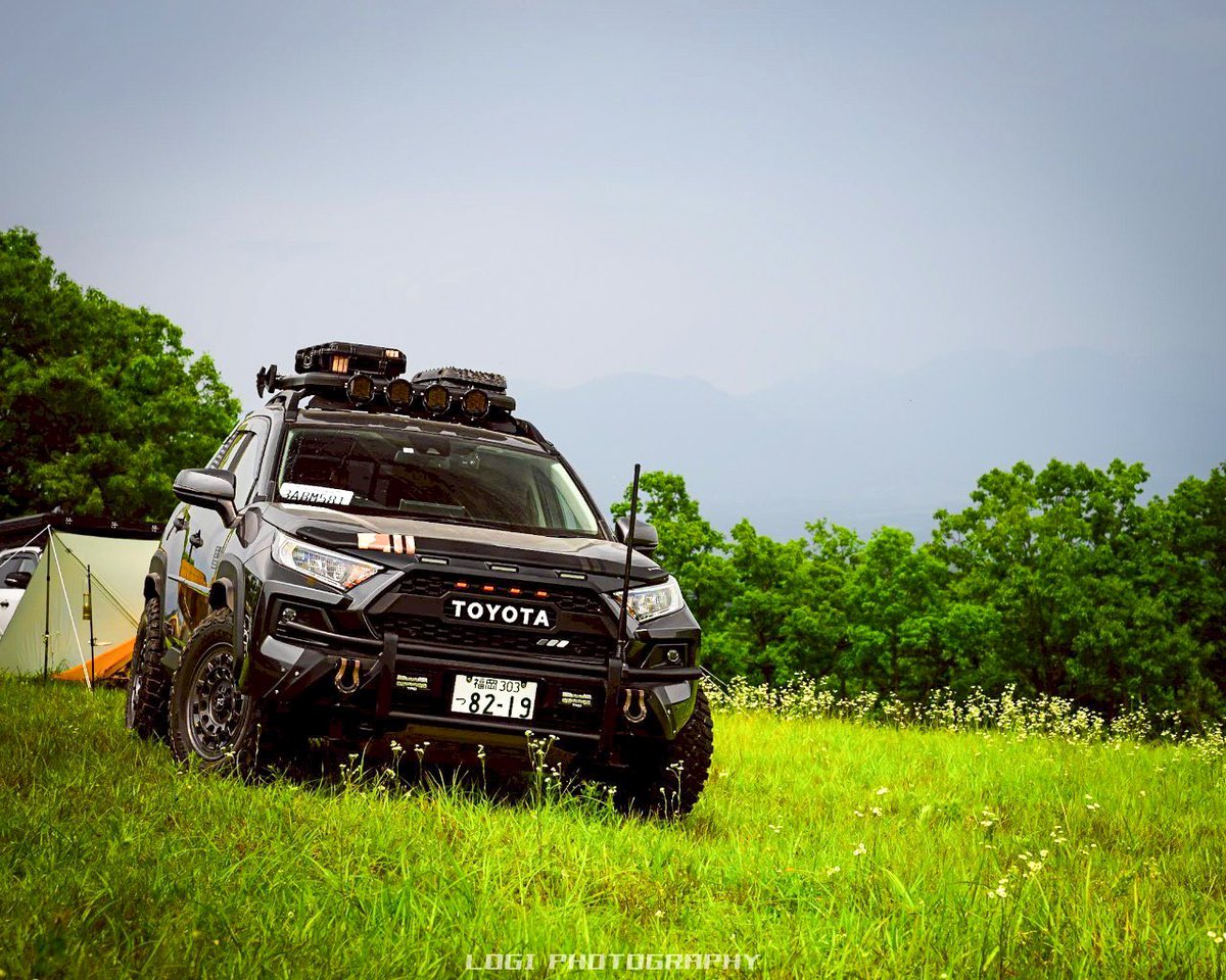 masamas40534926's tweet photo. ロジさんに撮ってもらった！
かっこいい〜^_^
#rav4 #km3 #blackrhino https://t.co/FiIPua59EV