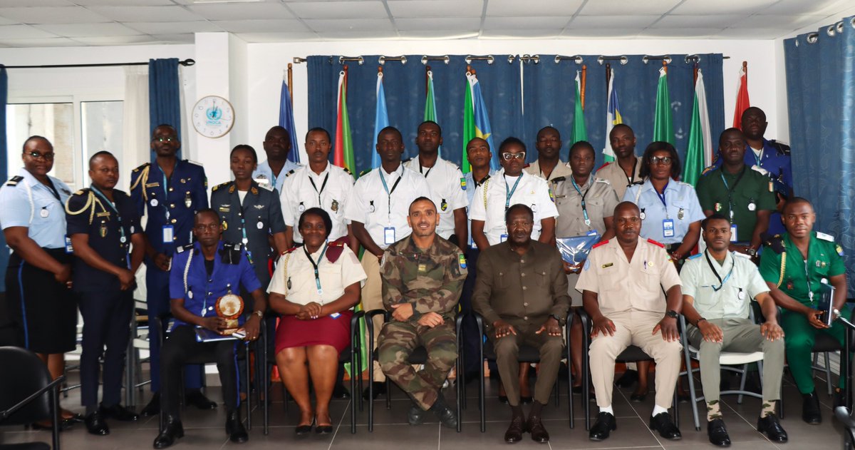 ONU Afrique centrale (@unoca_news) on Twitter photo La Maison des Nations Unies <a href="/OnuGabon/">ONU Gabon</a> a accueilli 1 visite pédagogique de l’Ecole d’Administration des Forces de Défense de Libreville. La délégation composée d’officiers de dix pays a été briefée sur le mandat et les activités de l’<a href="/UNOCA_NEWS/">ONU Afrique centrale</a> ainsi que le travail de l'<a href="/ONU_fr/">Nations Unies (ONU)</a> La Maison des Nations Unies <a href="/OnuGabon/">ONU Gabon</a> a accueilli 1 visite pédagogique de l’Ecole d’Administration des Forces de Défense de Libreville. La délégation composée d’officiers de dix pays a été briefée sur le mandat et les activités de l’<a href="/UNOCA_NEWS/">ONU Afrique centrale</a> ainsi que le travail de l'<a href="/ONU_fr/">Nations Unies (ONU)</a>