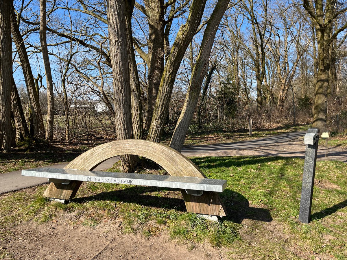 #weekendwandeltip 🥾 Op naar Holten! Daar staat deze bijzondere Belevingspadbank – perfect voor een pauze onderweg. Wandel etappe 5 of 6 van het #Marskramerpad en geniet van de prachtige Sallandse Heuvelrug. 🌳 Bekijk #wandeltip 👉 wandelnet.nl/blogbericht/20…

📷 Ernst Koningsveld