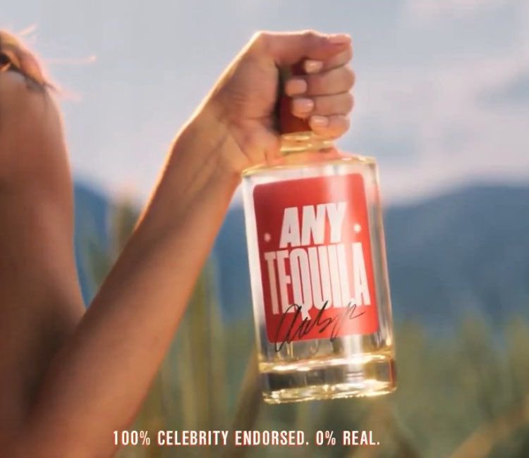 aubreyplzabr's tweet image. NÃO VEM AÍ! Aubrey Plaza juntamente com a marca Cointreau brincam das tequilas de celebridades em novo comercial.