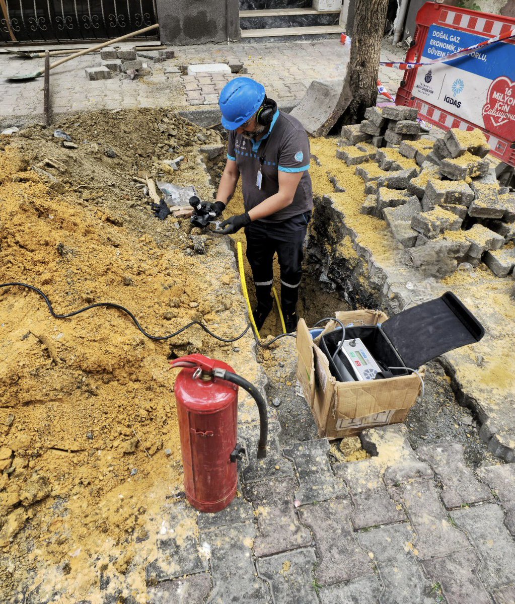 İstanbul’un her noktasında güvenli doğal gaz için sahadayız.🔧 

📍Altyapı yenileme, bakım-onarım ve yeni bağlantı çalışmalarıyla şehrimizin doğal gaz altyapısını güçlendiriyor, kesintisiz ve güvenli enerji için titizlikle çalışıyoruz.

Her adımda güvenlik, her noktada enerji