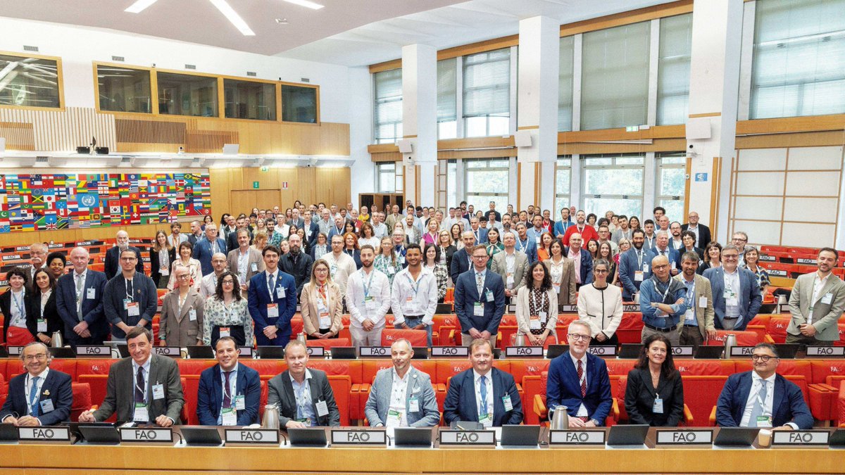 smurfproject's tweet photo. Relive the Highlights from the 1st European Conference on Small Forest Holdings! 🌍
🎥 Catch up on the sessions and insights:
DAY 1 https://t.co/4Fs5XEQhc0
DAY 2 https://t.co/aiLtFLNLbg
DAY 3 https://t.co/bMEZk9iHAx
👉 Know someone working in the forestry sector? Share this post! https://t.co/gDd0BbfOel