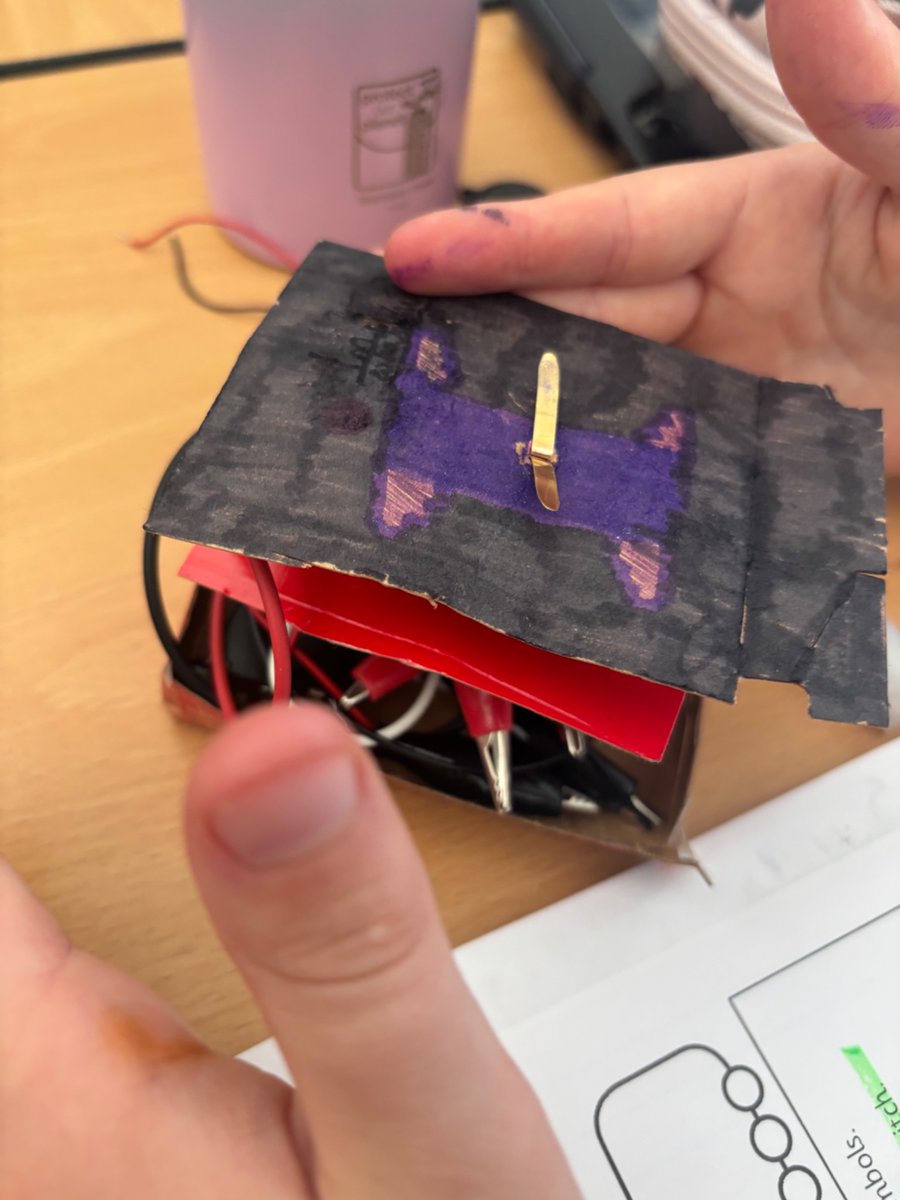 Whitchurch1's tweet photo. Year 6 completed their electricity topic this week. The final challenge was a to make a doorbell with a push button switch. #wpsscience https://t.co/aNuaHG7AQs