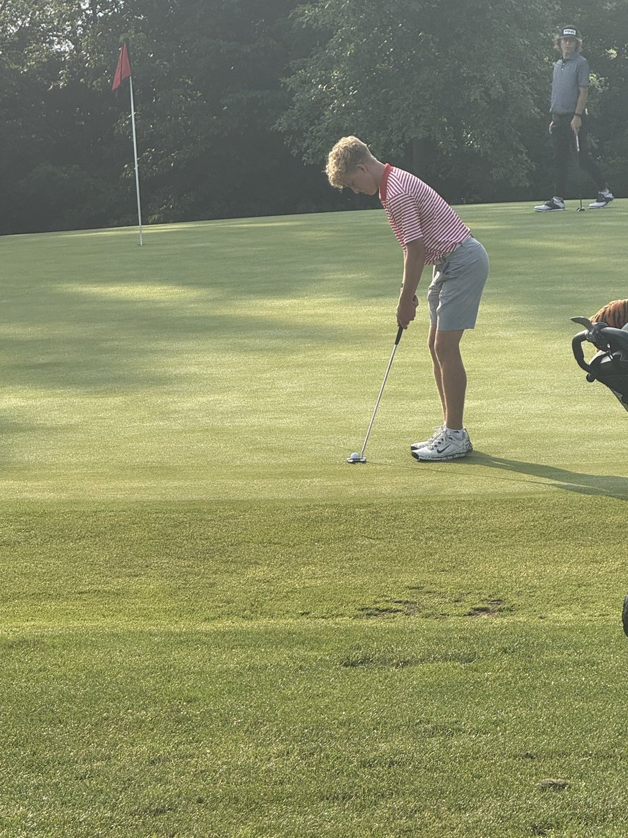 Good luck to Andrew Noble as he completes in the boys golf regional this morning at Country Oaks in Montgomery IN. 
Go Marksmen