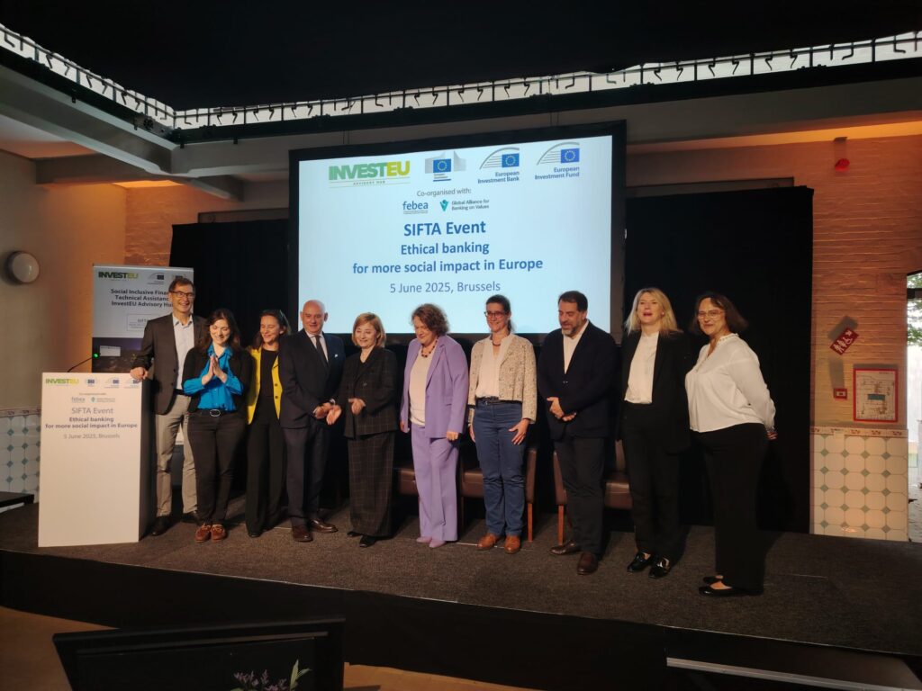 Hemos participado en la reunión "Ethical banking for more social impact in Europe" organizada por el BEI con <a href="/FEBEAethicalfin/">FEBEA</a> y #GAVB.
 
Las finanzas éticas son clave clave hacer realidad las prioridades de la agenda europea. 

📖Lee más en nuestro blog: fiarebancaetica.coop/el-bei-se-reun…