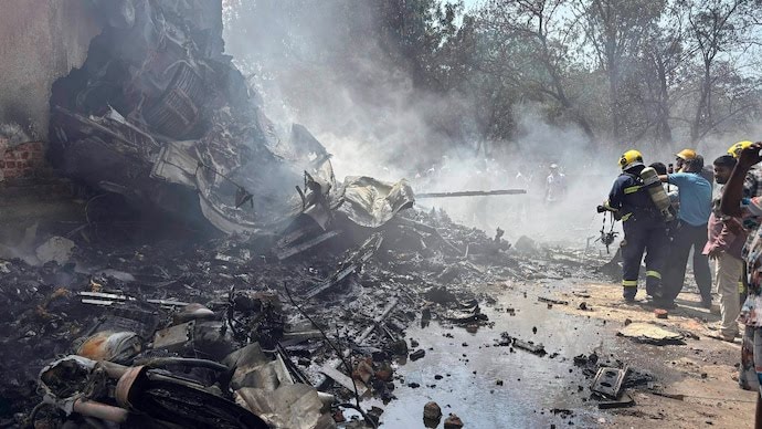 Heartfelt condolences to the families of the passengers, pilots, crew members and the #BJMedical hostel residents who lost their lives in the tragic #AirIndia plane crash near Ahmedabad. May the grieving families find strength &amp; peace during this difficult time. #planecrash