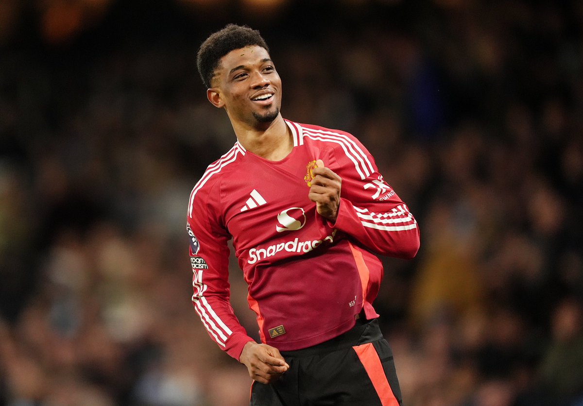 🗣️ Louis Saha on Amad Diallo: 

“What I like most about him is that quality that some youngsters have in the way he communicates, and the way he acts.”

“He is playing for the team, he isn’t demanding this or that from his teammates and managers.”

“He has the right attitude,