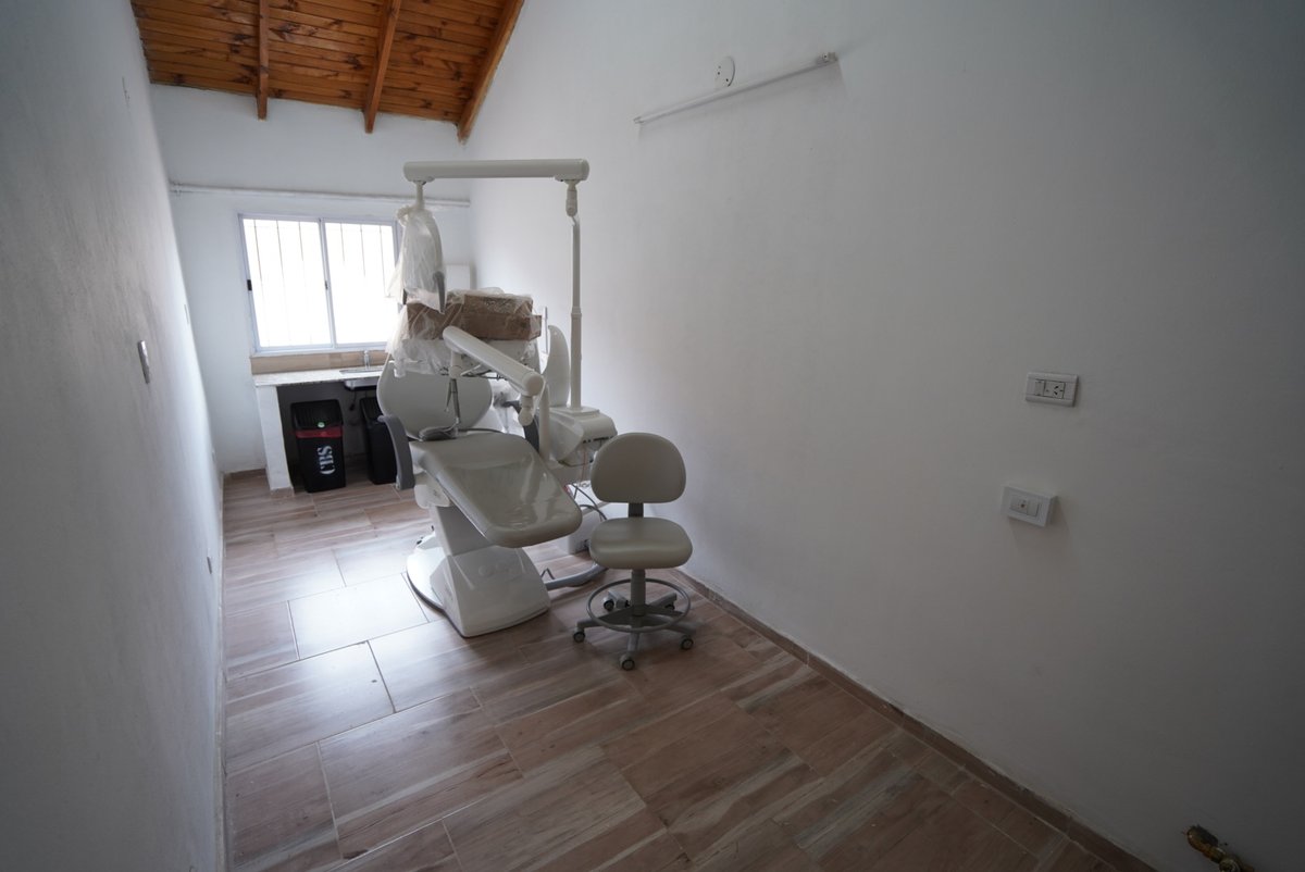 Visitamos la obra del 📍Centro de Salud Peñi Trapún en Cutral Co, donde incorporamos servicio de odontología, atención paramédica y un área de enfermería renovada. 
🤝El proyecto es posible gracias al trabajo conjunto con el municipio, que aporta mano de obra local. 
#SaludNoPara