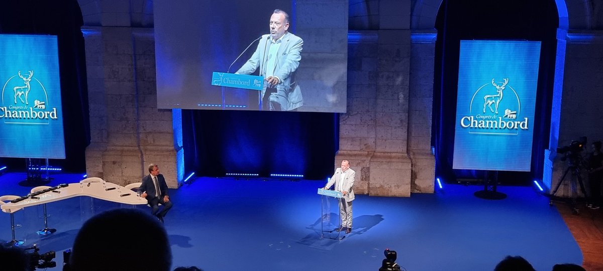 🔴 🚀 Top départ de la #cérémonie d'ouverture du 67e #congrès de la FFB qui se déroule cette année à Chambord. 
<a href="/OSalleron/">Olivier Salleron</a>, accompagné de <a href="/MarcGricourt/">Gricourt</a>, maire de Blois, souhaite la bienvenue aux congressistes pour cette édition 2025. #CongrèsFFB2025 <a href="/villedeblois/">Ville de Blois</a>