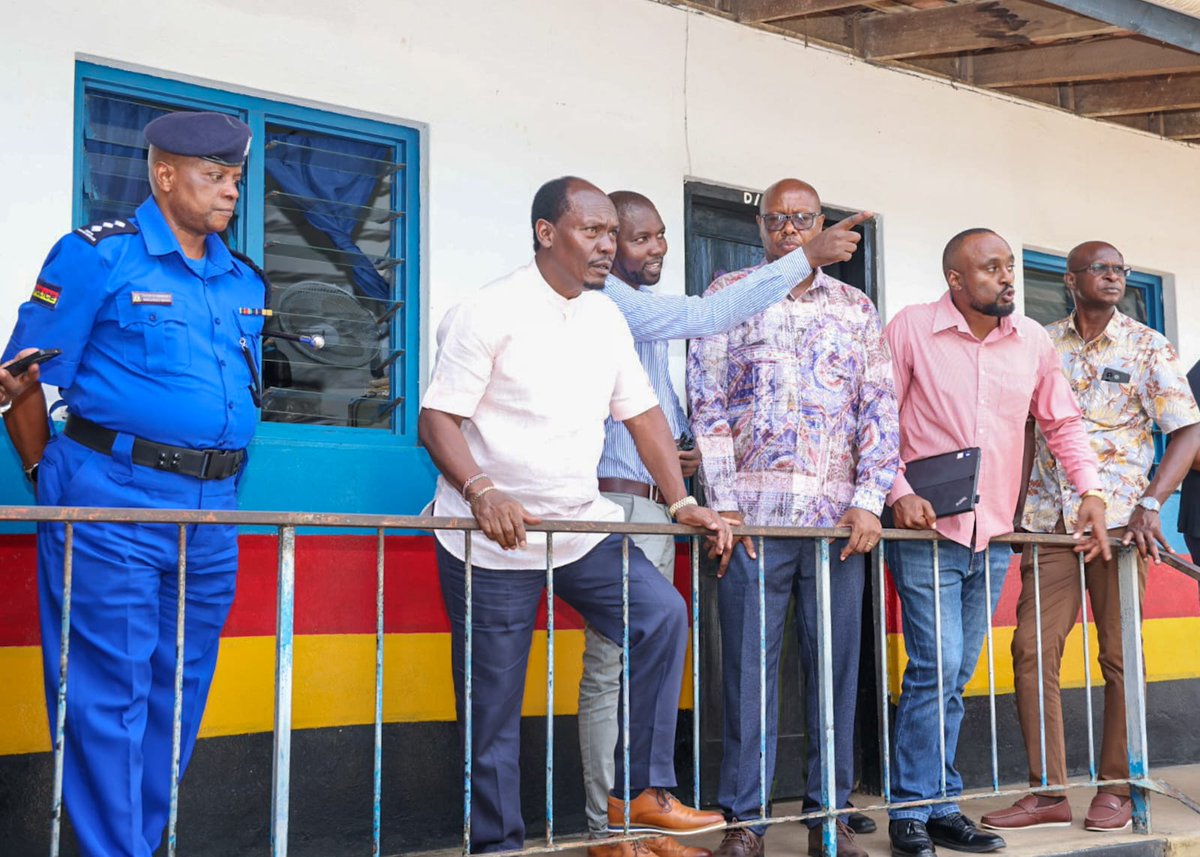 High speed internet connection is vital for security surveillance of the nation.

Earlier today, I visited Diani Police Station to assess the status of internet connection.

Diani Police station is among the 35 sites connected to public Wi-Fi, implemented under the first phase of