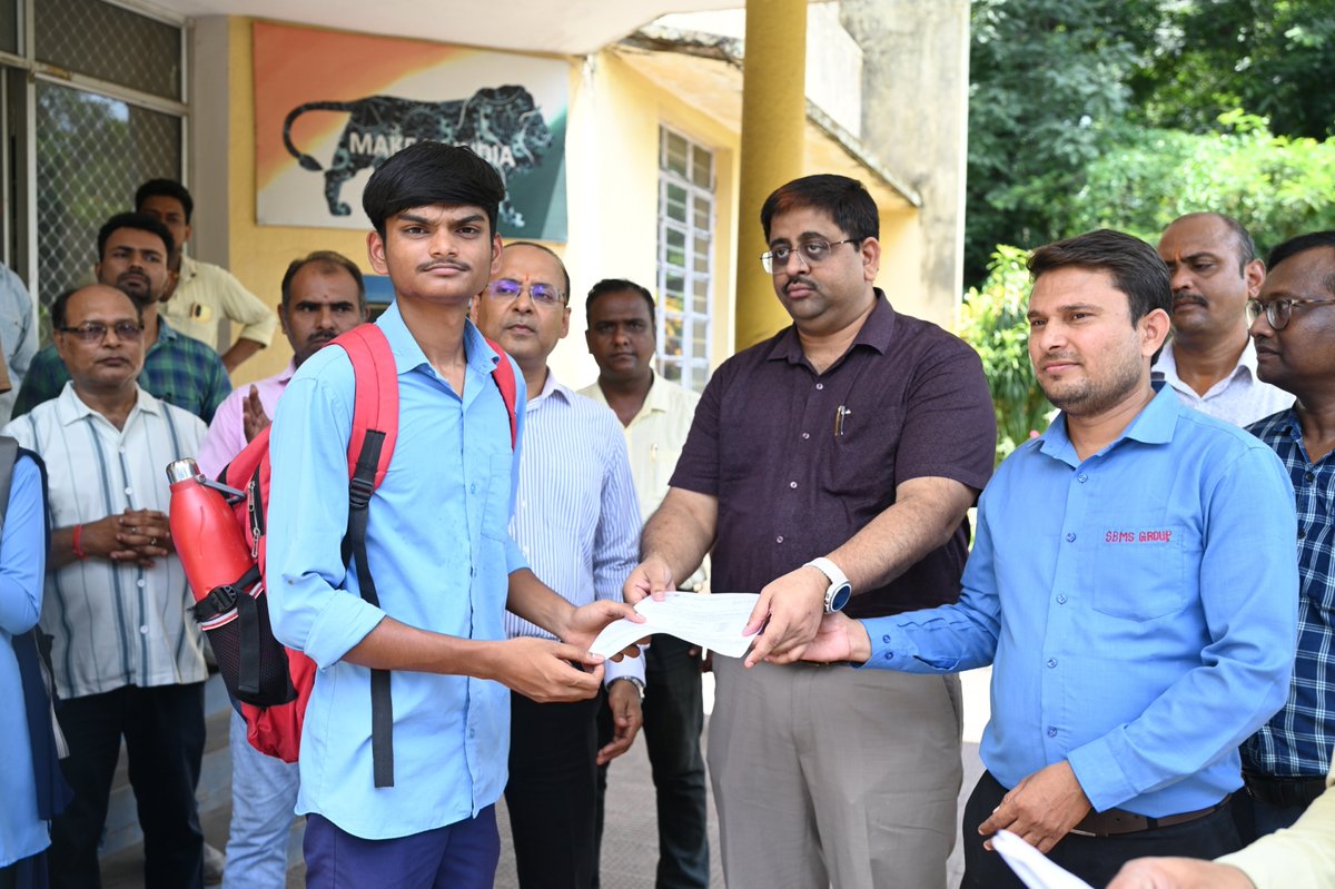 #Employment 
#CampusSelection
#BokaroITI
#SAILCares 
बीएसएल के कॉर्पोरेट सामाजिक दायित्व (सीएसआर) के तहत, बोकारो इस्पात शैक्षणिक न्यास द्वारा संचालित बोकारो प्राईवेट आईटीआई में आज दिनाँक 12 जून को  कैंपस रिक्रूटमेंट-सह-प्लेसमेंट ड्राइव-2025 का आयोजन किया गया जिसमें कर्नाटक के