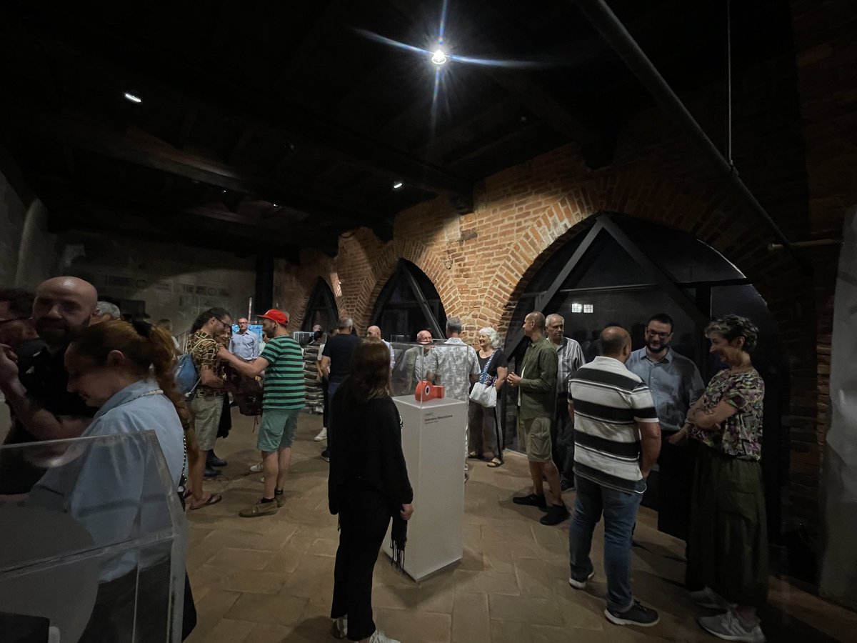 ComuneCastOlona's tweet photo. #News alcune foto di ieri, mercoledì 11 giugno, al @MAPmuseum che ha aperto le porte ad un evento speciale tra arte urbana, musica elettronica e performance sotto le stelle nell'ambito della mostra "FORME URBANE". - Continua a leggere: https://t.co/Hr7QWQgDek

#CastiglioneOlona https://t.co/0GgFBotpIh