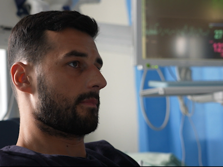Helen Ford (@helenforditv) on Twitter photo Tonight: the North East footballer thanking critical care staff <a href="/NorthumbriaNHS/">NorthumbriaNHS</a> for saving his life after he collapsed with a cardiac arrest.
It's the first of two special reports in critical care at Northumbria Specialist Emergency Care Hospital
<a href="/itvtynetees/">ITV News Tyne Tees</a> Tonight: the North East footballer thanking critical care staff <a href="/NorthumbriaNHS/">NorthumbriaNHS</a> for saving his life after he collapsed with a cardiac arrest.
It's the first of two special reports in critical care at Northumbria Specialist Emergency Care Hospital
<a href="/itvtynetees/">ITV News Tyne Tees</a>