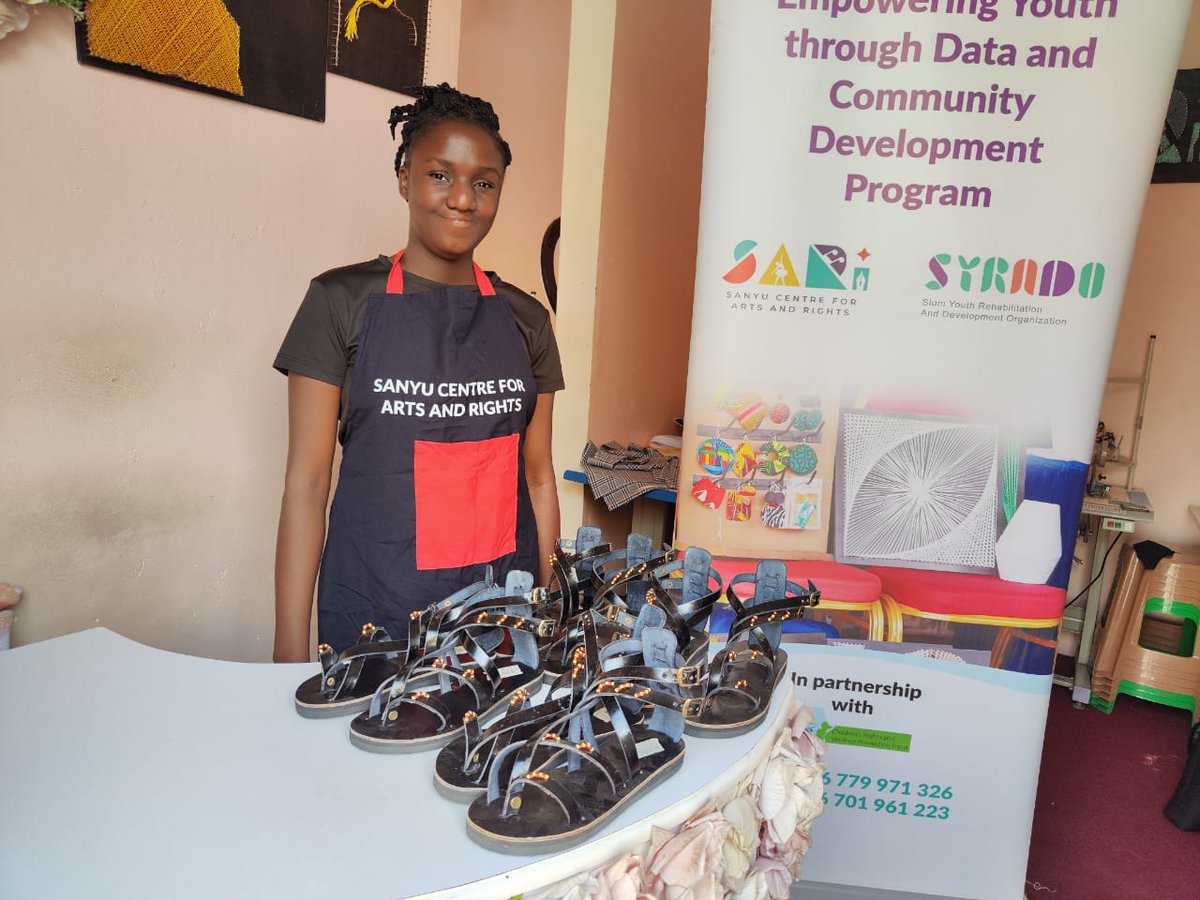 At Sanyu Arts, this is how we do it! Young female creative entrepreneurs are empowered with skills and start up kits to make various art products for the market. Reach out to us at +256779971326 to get custom made craft arts. #EYD <a href="/CRVPF1/">Children's Rights and Violence Prevention Fund</a> <a href="/syradouganda/">Slum Youth Rehabilitation and Development Organiza</a> <a href="/BritishArts/">British Council Arts</a> <a href="/GNB_Uganda/">Girls Not Brides Uganda 🇺🇬</a>