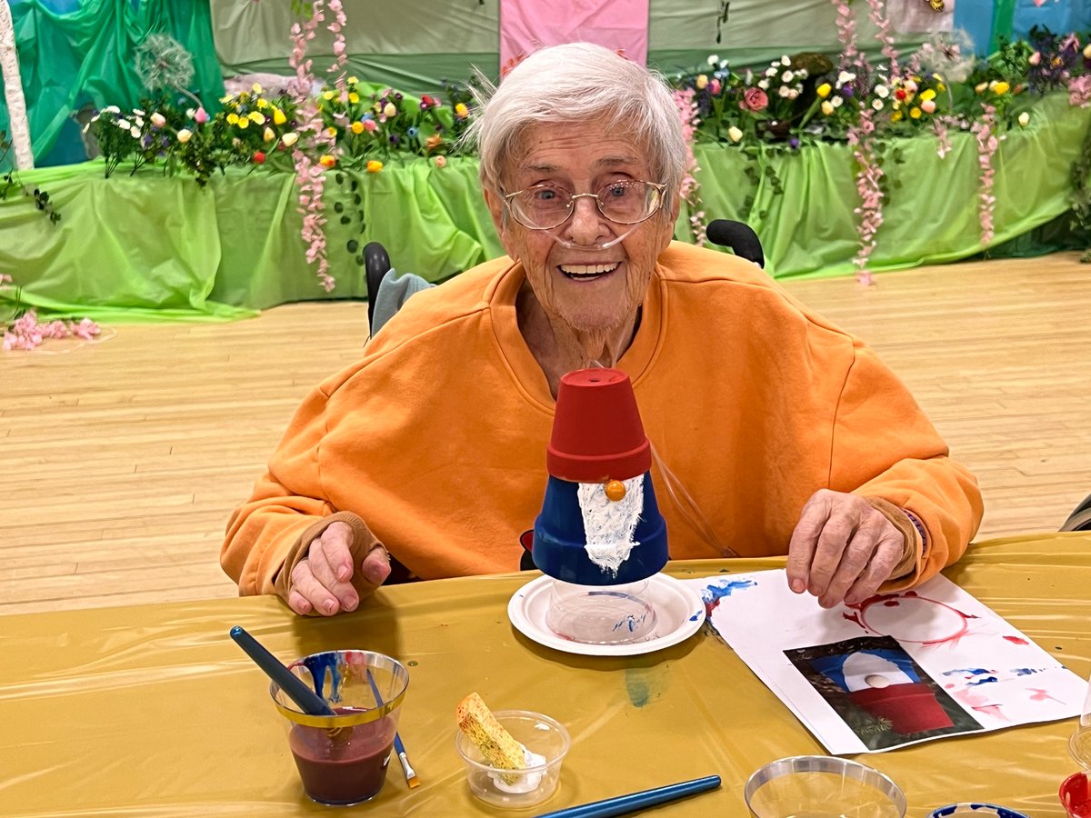 GurwinJewish's tweet image. Our residents at #Gurwin Jewish Nursing &amp;amp; Rehabilitation Center had a gnome-tastic time with this summer’s creative project — turning simple terracotta pots into charming garden gnomes! 

#SummerFun #GnomeProject #CreativeAging #NursingHome #Rehabilitation #GardenGnomes #Commack