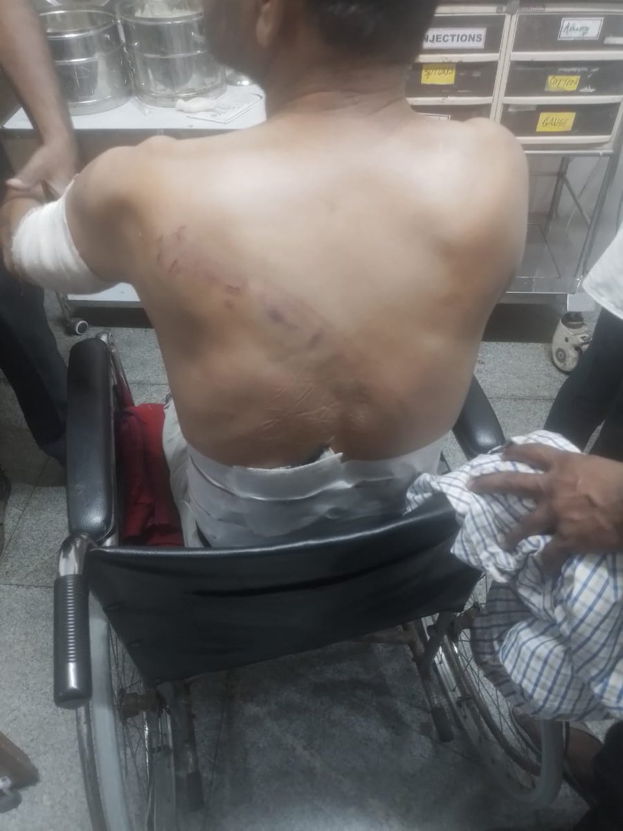 KrishnapanditG_'s tweet photo. गौतम बुद्ध नगर जनपद के ग्राम मोलीपुर थाना जेवर में हो रहे एक परिवार के साथ अत्याचार मैं कोई कार्रवाई न होने पर पीड़ित परिवार गांव छोड़ने ब आत्मदाह करने के कगार पर
#AmitShah
 #YogiAdityanath
#KeshavPrasadMaurya 
#BrijeshPathak 
#commissionerGautamBudhNagar 
#DrMaheshSharma https://t.co/lg0EQfY4Lf