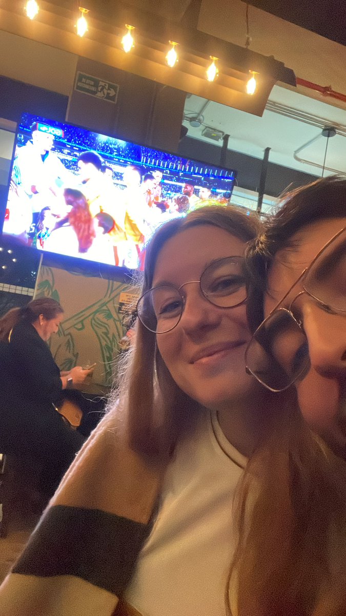 Malgré le séisme, l’attentat contre Uribe et les matchs de la sele, j’ai envie de rester à Bogotá - pour jouer au tejo avec mon amoureux🥺