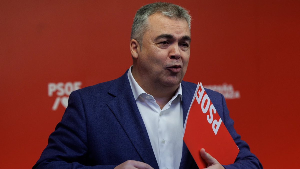 Santos Cerdán amañó las primarias del PSOE. Mandó un mensaje a Koldo en el que decía: 

“Apuntas como que han votado esos dos que te faltan sin que te vea nadie y metes las dos papeletas”.