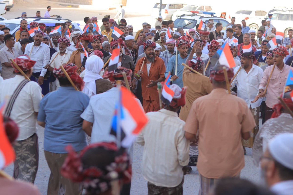 بعد لحظات ترقبوا تغطية مباشرة اولا بأول لـــ «المطلع» السنوي لحافة السحيل للألعاب الشعبية الشبواني بمدينة سيئون الذي يقام برعاية الرئيس القائد عيدروس قاسم الزُبيدي بحضور رسمي وشعبي واسع،