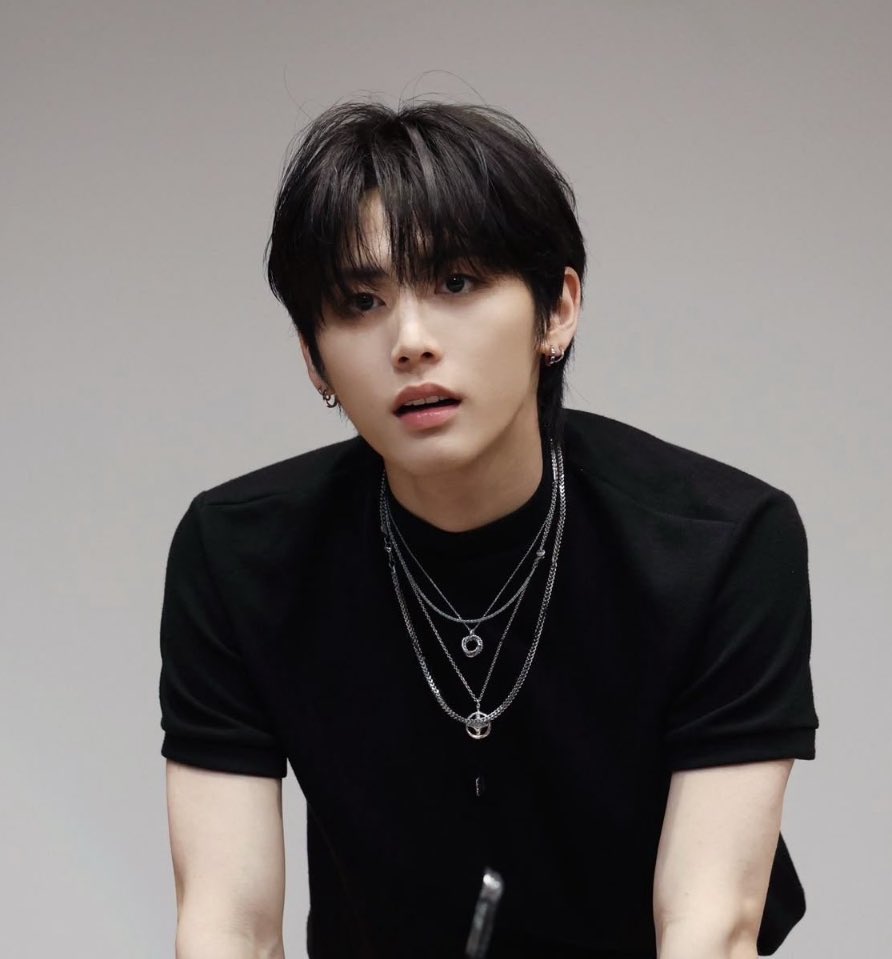 흑끕끅 tweet media