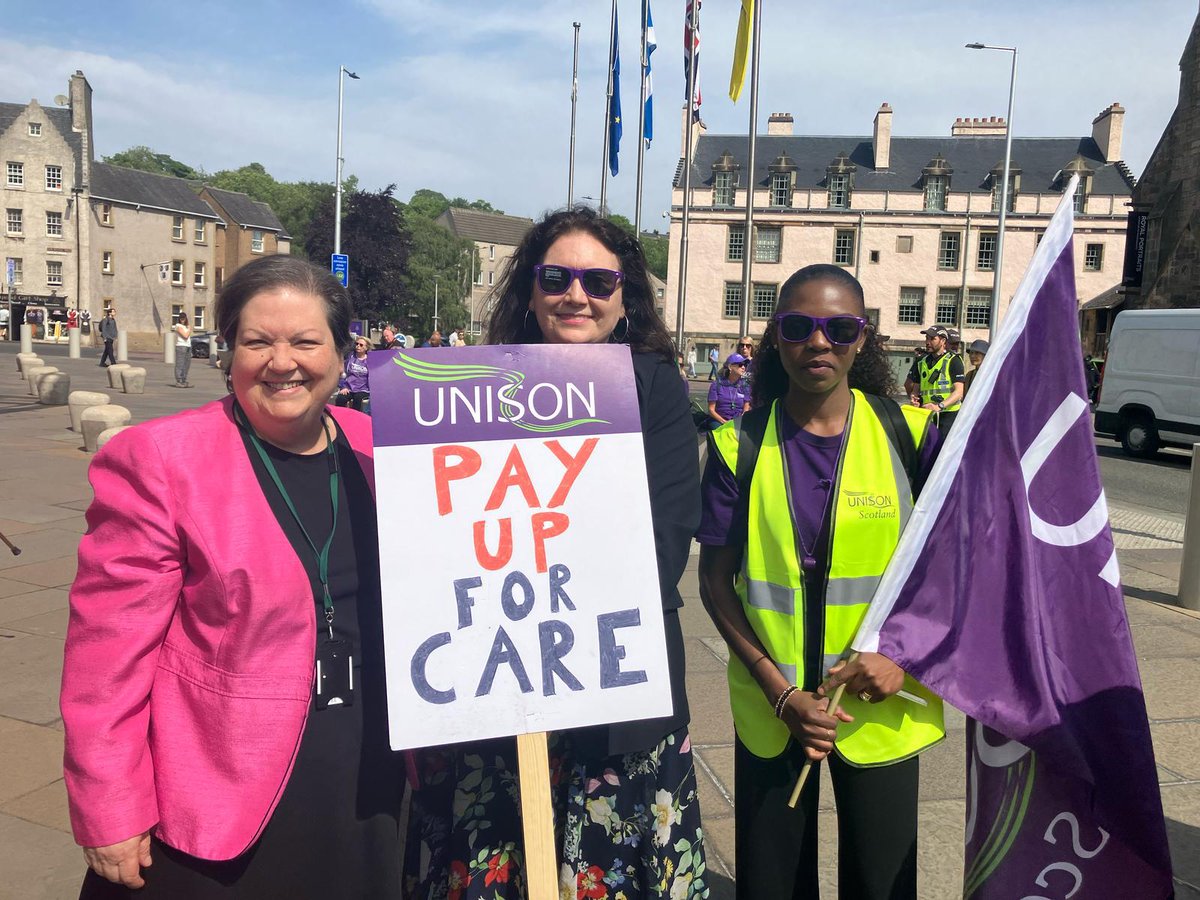 KatySClark's tweet image. Great to join @unisonscot Enable members on strike for a fair pay deal outside the Scottish Parliament today, and then to raise their case with John Swinney at #FMQs