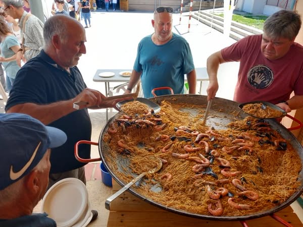 LensofradA's tweet image. Fins a aquest divendres, podeu comprar els tiquets per al dinar de L'Ensofrada al telèfon 977178000, a l'Ajuntament de Marçà, de 12 a 14h.

Podeu recollir els tiquets (pagats amb diners reals) a la parada de L'Ensofradora.

Feu la reserva!!!
