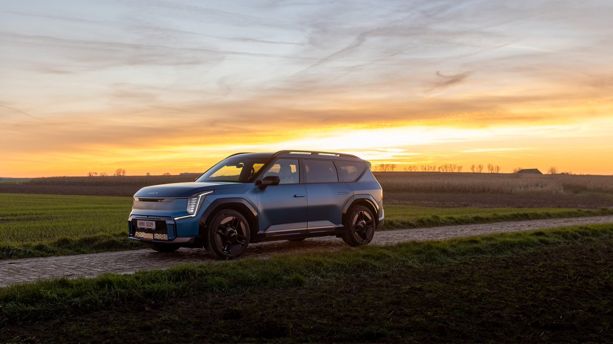 The EV9 showed up. The sunset showed off.

Some moments don't need a filter.

(IG) pix.bysam

#Kia #Mykia #EV9 #MovementThatInspires