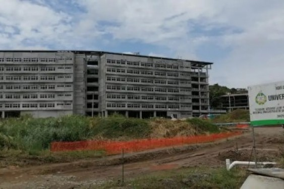 DiarioDigitalUP's tweet photo. @UNIVERSIDAD_PMA reafirma su compromiso con la transparencia en la construcción del nuevo campus CRUSAM: 95.6% de avance, pagos revisados y aprobados por Contraloría y sin uso indebido de fondos. Educación superior de calidad para miles de estudiantes #TransparenciaUP #CRUSAM https://t.co/0BuRa34gsN