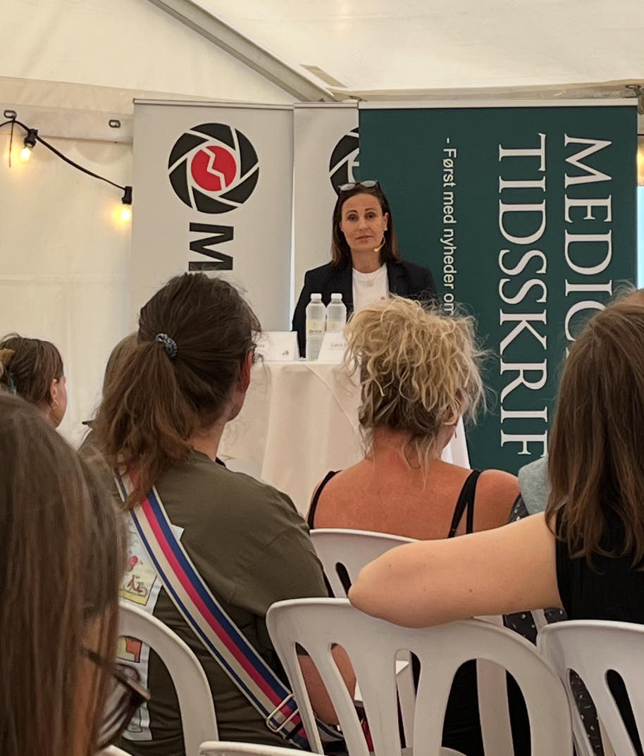 Foreningen af Praktiserende Speciallæger (@faps_dk) on Twitter photo Behandlingsgaranti for praktiserende speciallæger var til debat i dag på #fmdk Garantien er vigtig for at bekæmpe ulighed i sundhed, men forudsætter:
➡️Økonomi så vi bliver flere i praksis
➡️At <a href="/regionerne/">Danske Regioner</a> øger kapacitet, så ulighed i sundhed kan mindskes #sundpol <a href="/AnnMourier/">Ann-Louise Reventlow-Mourier</a> Behandlingsgaranti for praktiserende speciallæger var til debat i dag på #fmdk Garantien er vigtig for at bekæmpe ulighed i sundhed, men forudsætter:
➡️Økonomi så vi bliver flere i praksis
➡️At <a href="/regionerne/">Danske Regioner</a> øger kapacitet, så ulighed i sundhed kan mindskes #sundpol <a href="/AnnMourier/">Ann-Louise Reventlow-Mourier</a>