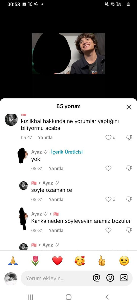 önceki tweetde kızın yüxü gözüküyor diye blurlamak zorunda kaldım. susmayalım, elimizden geldiğince yaymaya çalışalım. suç duyurusunda bulunmak için güçlü kanıtlar olmasa da yeterince yayılırsa sevgilisi de haberdar olabilir. teşekkürler tekrardan