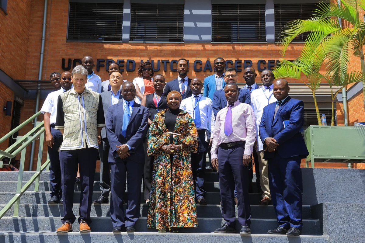 UgaEmbaWashDC's tweet image. Today, @UgandaCancerIns @OlympusMedEMEA @UgandaMFA and AfrCCC held meetings to discuss and address major gaps in treatment of cancer and possible frameworks of cooperation and partnership to reduce the burden of oesophageal cancer and other cancers in Uganda.
@MinofHealthUG