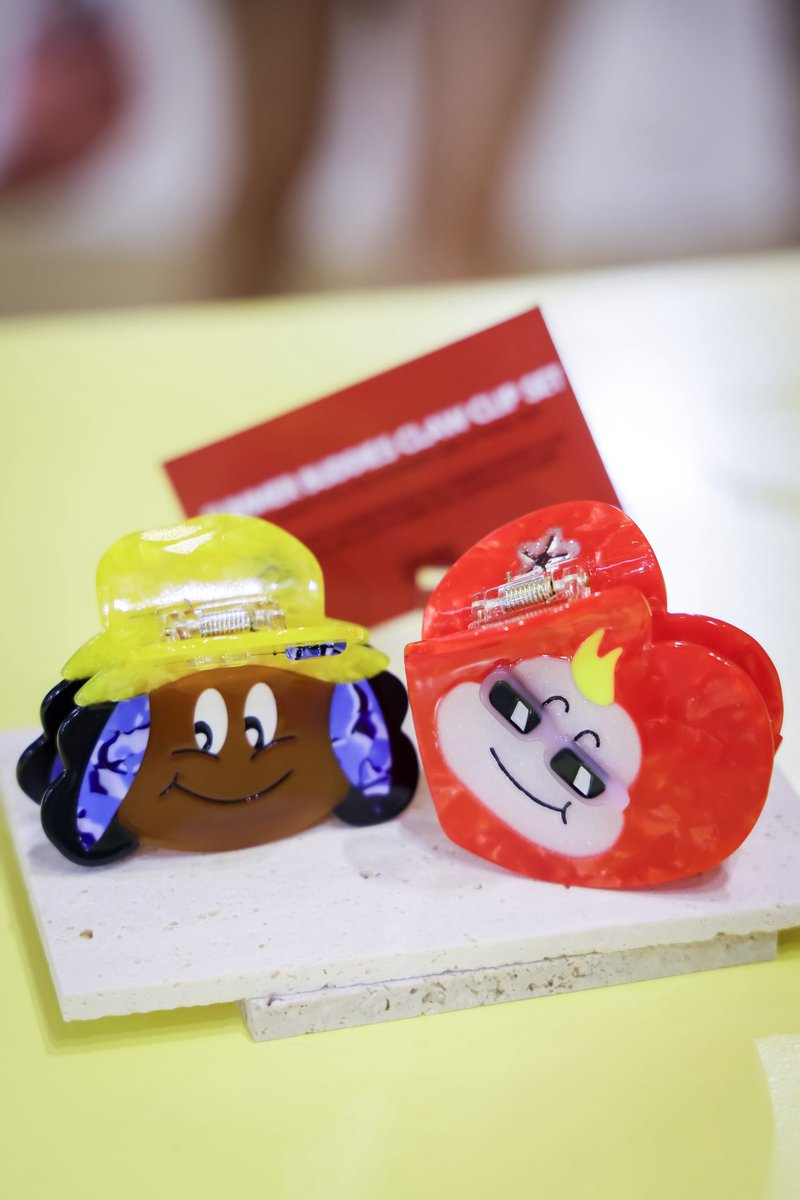 ❤️ อย่าพลาด! “Colors Culture Pop-Up Store” ที่เซ็นทรัลเวิลด์ ให้ทุกคนได้มาช้อปไอเทมเด็ดของคอลเลคชั่น Spring/Summer กับลวดลายสุดน่ารัก ทั้งเสื้อผ้า กระเป๋า และแอคเซสซอรี่

launching exclusively at:
FOREVER SUMMERLAND – SUMMER DRIZZLE

📍 centralwOrld, 1st Fl., Beacon Zone 
📅