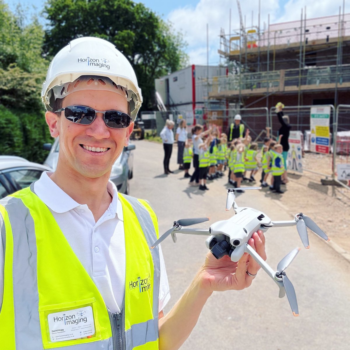 😆 CAN I HAVE A GO?! CAN I TOUCH IT?! HOW HIGH DOES IT GO?! HAVE YOU EVER CRASHED IT?!

Just some of the questions I fielded when demonstrating a #drone to groups of 5-8 year old school children who were visiting a #construction site in #Chiddingfold #Surrey yesterday! 

#bts