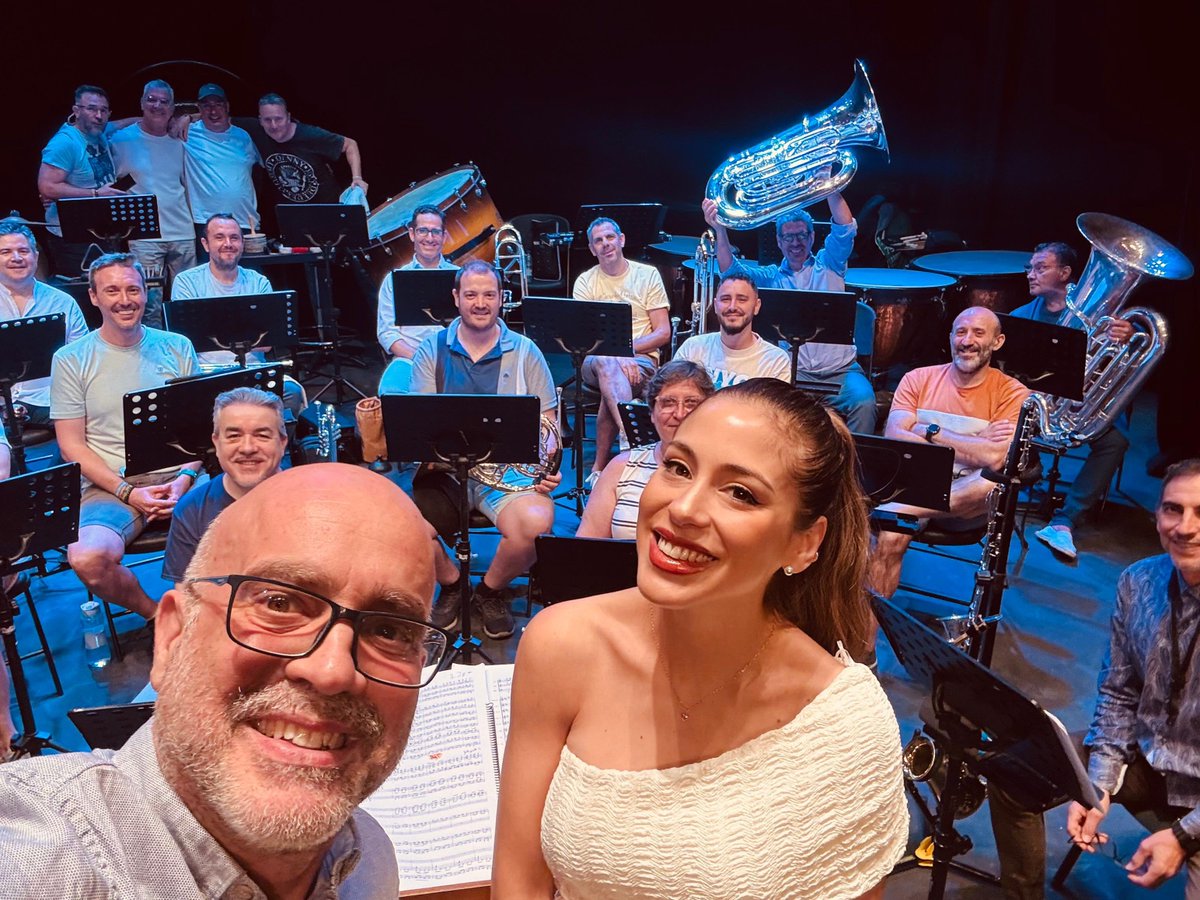 🎶 ¡Esta noche en el Gran Teatro!
MANHATTAN - BSMH
21:00 h | Concierto benéfico AECC
Con Myriam Sotelo (piano) y Alberto Martos (cello), nominados a los Latin Grammy.
🎟️ entradas.huelva.es/es/espectaculo…
#BSMH #JazzSinfónico