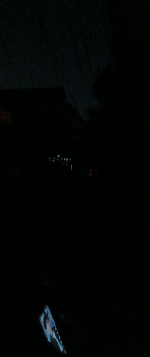 caturdanan's tweet photo. Kelurahan Gedong Kecamatan Pasar Rebo mati listrik min @pln_123 Ada apakah gerangan?? Sdh hmpir 30mnt mati listrik, gak biasa2nya kaya gini. Izin minta tlg bantu diteruskan Pak Gub @pramonoanung terima kasih https://t.co/gDIUqLYx5X