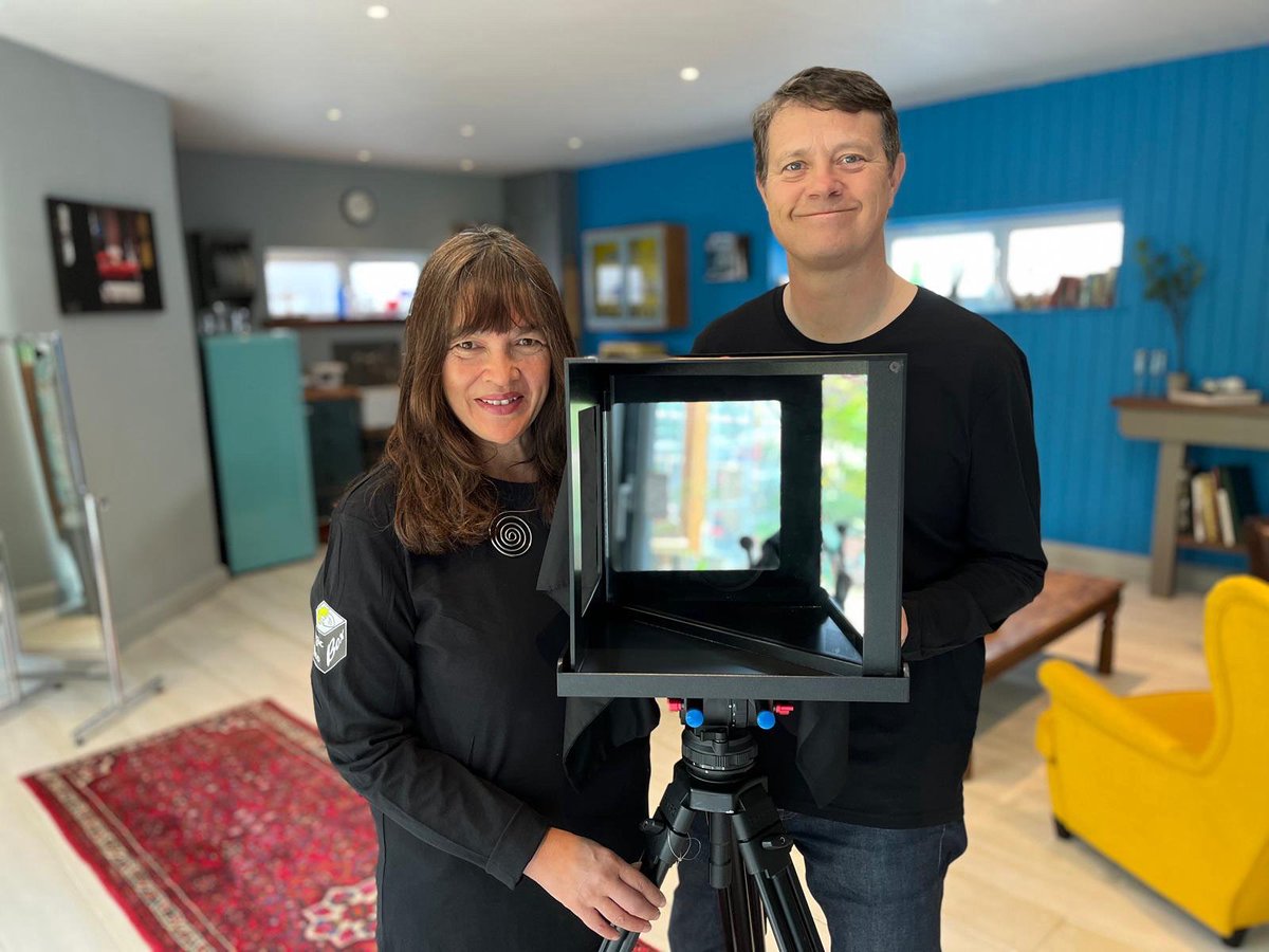 The MVB in all its glory!🪄✨📦

Available for hire or purchase! If you’d like to find out more - please get in touch via the link in our bio!!🔗

#magicvideobox #availableforhire #eyecontactfilming #cameratech #filmingtool #interviewfilming