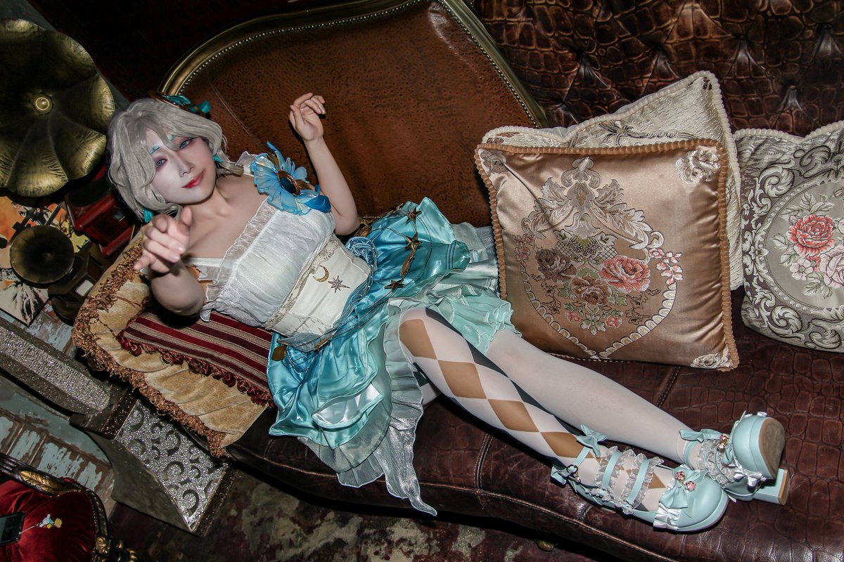 《cosplay - 2025/05/04》
第五人格 - 舞女

'사랑'이라는 달빛 한 줌을 쥐려고 합니다.

#第五人格 #IdentityV