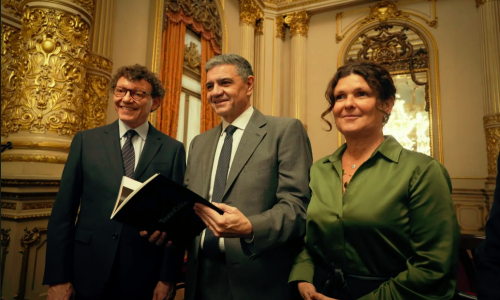 Cien años de los Elencos Estables del Colón - adnciudad.com/index.php/1810… #ElencosEstables <a href="/TeatroColon/">Teatro Colón</a> #CienAños #Ballet #Coro #Orquesta <a href="/jorgemacri/">Jorge Macri</a> <a href="/gzinny/">Gabriel Sánchez Zinny</a> <a href="/gabiricardes/">Gabriela Ricardes</a> <a href="/herlombardi/">Hernán Lombardi</a> <a href="/datacultura/">BA Cultura</a> <a href="/GagoGustavo/">Gustavo Gago</a> <a href="/CaritoBartel/">Carolina Bartel</a>