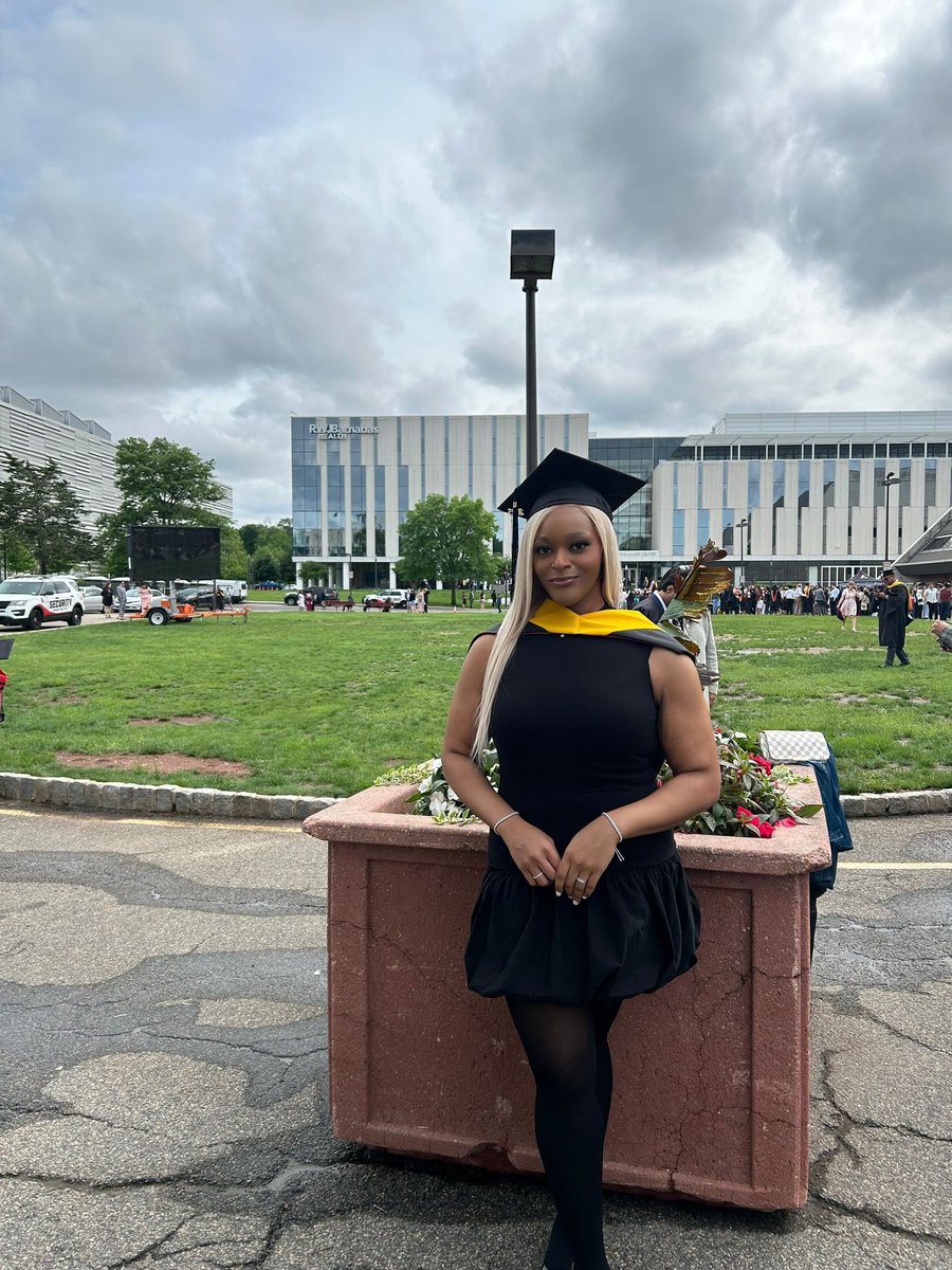 _ogechii's tweet image. Quick update: officially Ogechikanma Nnodim, MBS 🤭