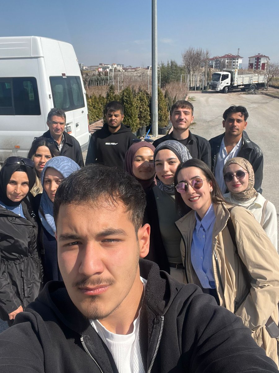 Safiye Çıkrıkçıoğlu MYO (@safiyemyo) on Twitter photo Safiye MYO Bahçe Tarımı Programı öğrencilerimiz, Kocasinan Belediyesi’ne ait fidanlık alanını ziyaret etti.
Öğrencilerimiz süs bitkileri ve meyve fidanlarının üretim süreçlerini yerinde inceledi. <a href="/kayseriedu/">Kayseri Üniversitesi</a> @profkaramustafa @sahmetlioglue Safiye MYO Bahçe Tarımı Programı öğrencilerimiz, Kocasinan Belediyesi’ne ait fidanlık alanını ziyaret etti.
Öğrencilerimiz süs bitkileri ve meyve fidanlarının üretim süreçlerini yerinde inceledi. <a href="/kayseriedu/">Kayseri Üniversitesi</a> @profkaramustafa @sahmetlioglue