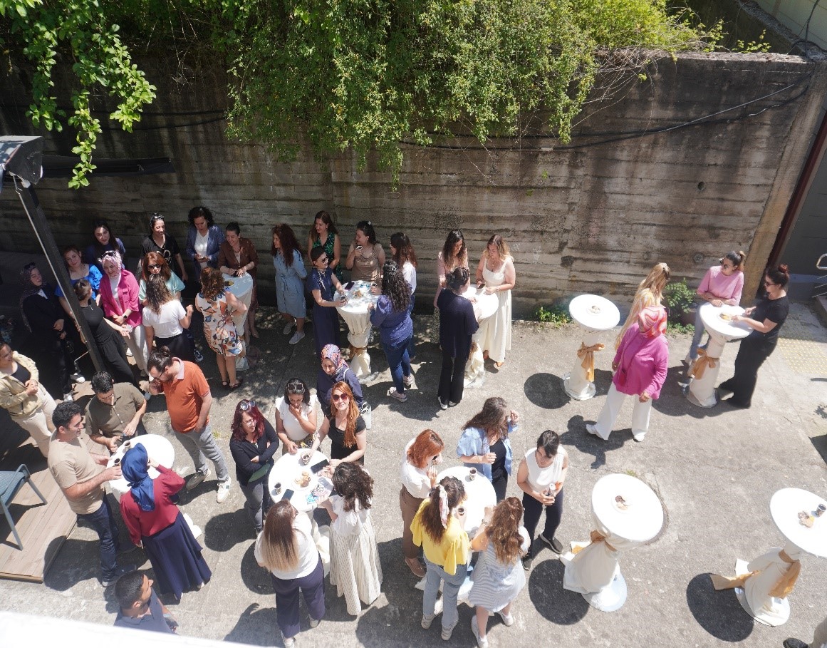bartinsaglik (@bartinsaglik) on Twitter photo Sağlık Bilimleri Fakültesi Bayramlaşma Etkinliğinde Bir Araya Geldi
Faculty of Health Sciences Came Together for Eid Celebration Event
<a href="/baruedutr/">Bartın Üniversitesi</a>
<a href="/profdraakkaya/">Ahmet AKKAYA</a>
<a href="/Sevim_Celik67/">Prof. Dr. Sevim Çelik</a> Sağlık Bilimleri Fakültesi Bayramlaşma Etkinliğinde Bir Araya Geldi
Faculty of Health Sciences Came Together for Eid Celebration Event
<a href="/baruedutr/">Bartın Üniversitesi</a>
<a href="/profdraakkaya/">Ahmet AKKAYA</a>
<a href="/Sevim_Celik67/">Prof. Dr. Sevim Çelik</a>