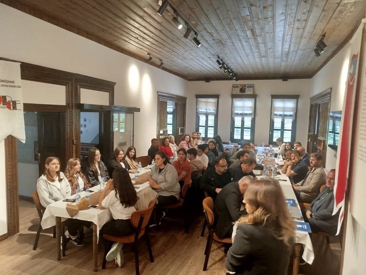 Erasmus+ Okul Eğitimi Akreditasyonu Projemizin Bilgi Paylaşım ve Kapanış Toplantısını Gerçekleştirdik.

Detaylar için: 
📌meb.ai/OEncJh