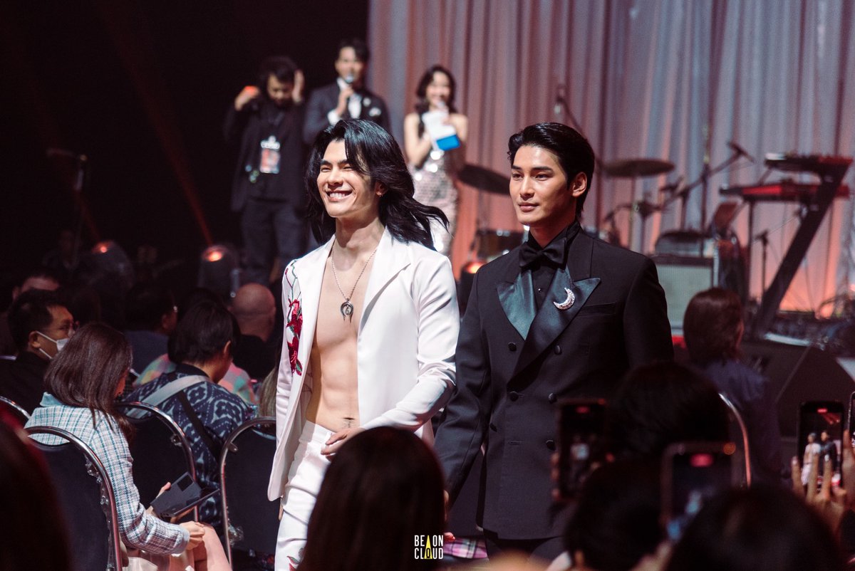 ภาพบรรยากาศงานแถลงข่าวเปิดตัวซีรีส์ "Shine" เมื่อวันที่ 11 มิถุนายน 2568 📸✨ 

📍More photos 👉🏼 facebook.com/share/1YDoQcSi…?

#ShineTheSeries เริ่มตอนแรกวันที่ 2 สิงหาคมนี้ ทาง WeTV และช่อง 7HD

#ShinePressCon #BeOnCloud #WeTVOriginal #Ch7HD #TEROEntertainment