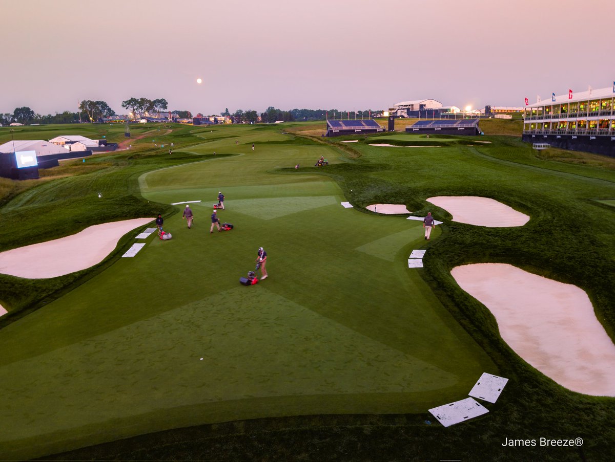 Tournament day is here folks! This course is on fire 🔥 Its honestly looking amazing out there! Early morning mowing, The course is dailed in 🇺🇸💪🙌👌🇺🇸 letsss goooo! 🇺🇸👌🥵