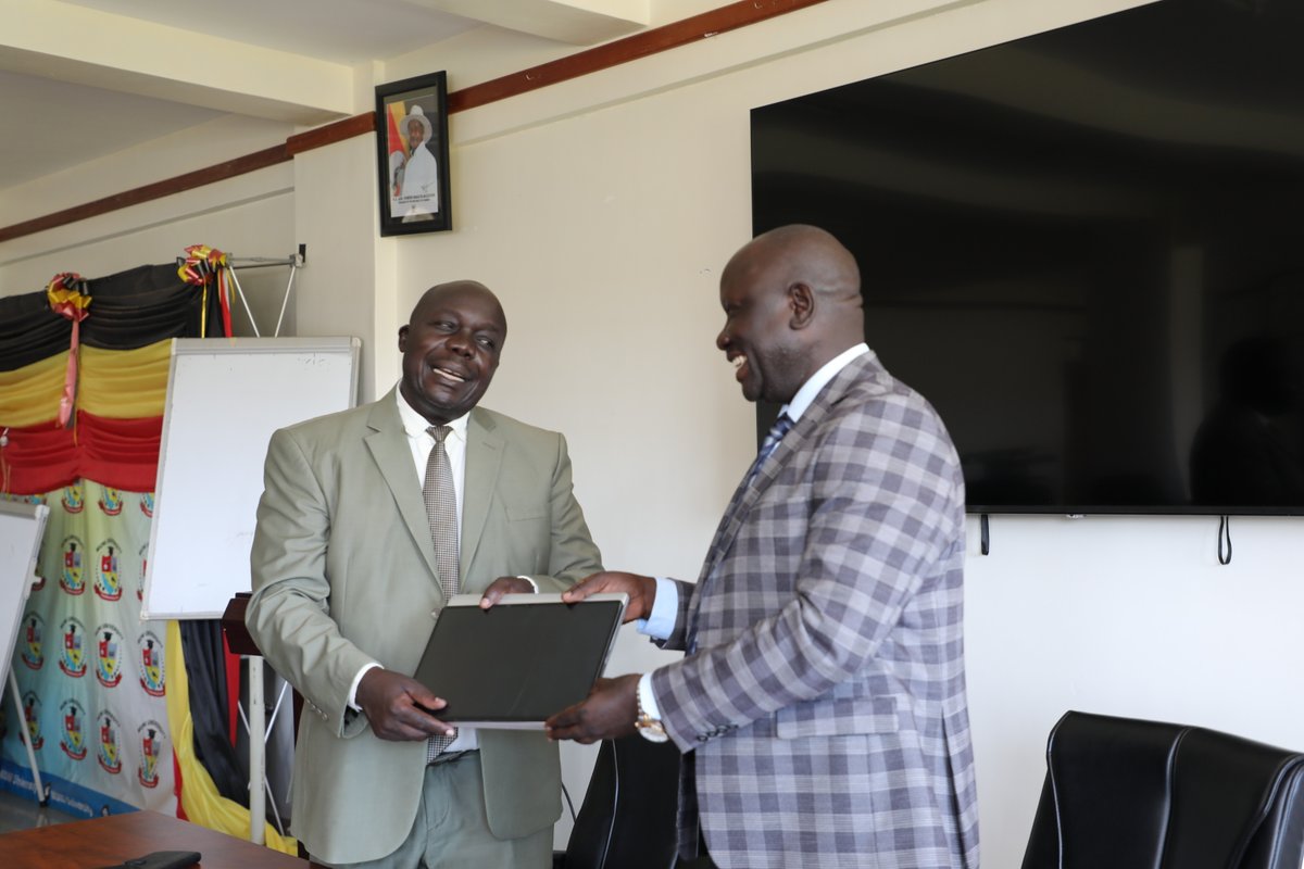 On June 12, 2025, Mr. Emmanuel Natal Banya resigned as Muni University Secretary and formally handed over office assets and duties to Vice Chancellor Assoc. Prof. Simon Katrini Anguma ahead of his Koboko County MP race. #Leadership #PublicService #Koboko2026 #GlobalLeadership
