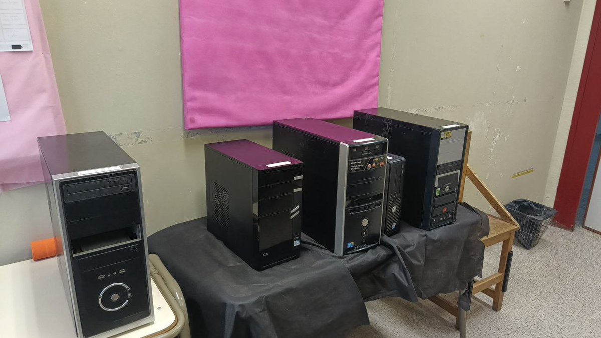 soldanisman's tweet photo. @hackfunrosario También en #Cordoba cybercirujas colabora con escuelas, jubilados y personas en general que se acercan a la #OllaPopulardeHardware que se realiza mensualmente los últimos sábados de cada mes en el predio de la UNC https://t.co/k7dAWZTsXw