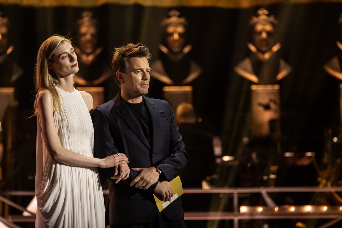 Olivier Awards tweet media