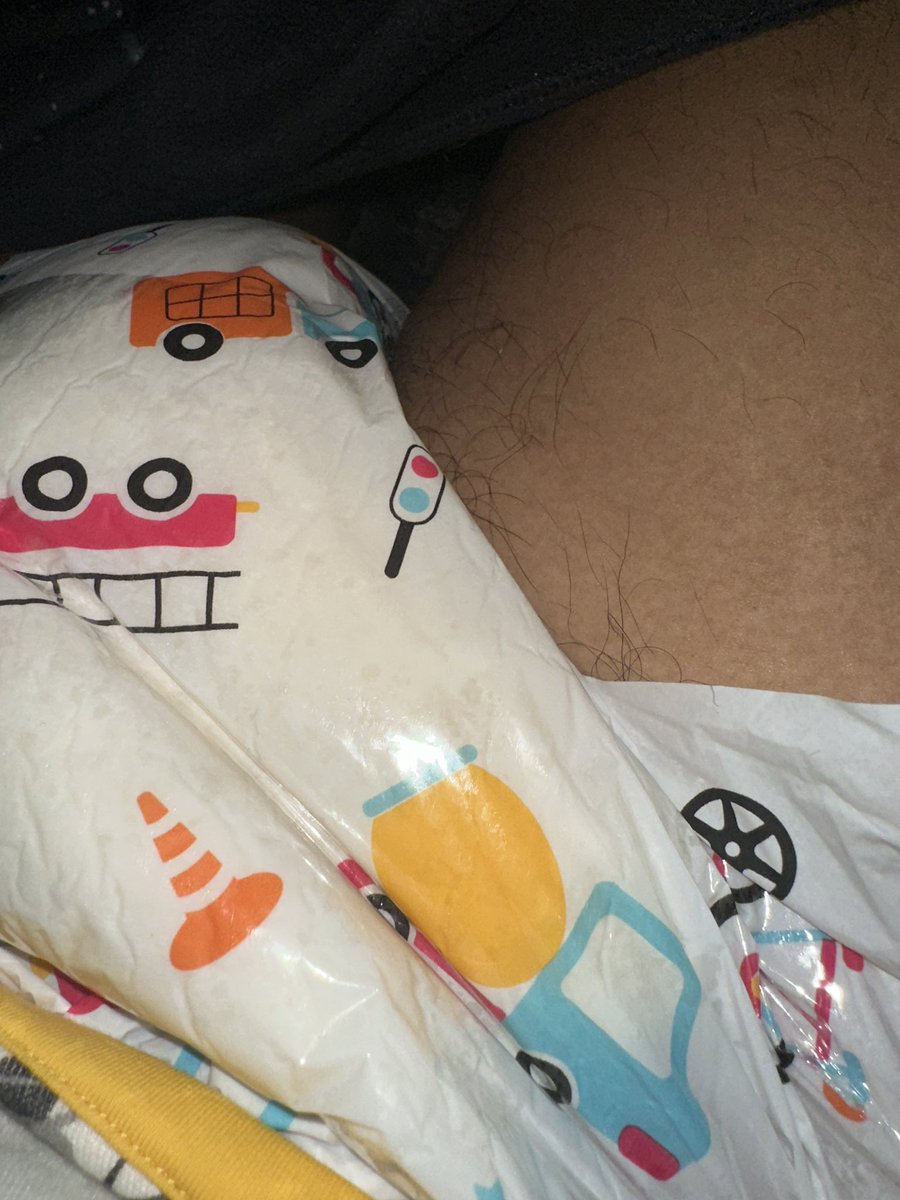 MarcTuker's tweet photo. I think I had a small accident 🥺🥺🥺 https://t.co/5mQzk5A5JF