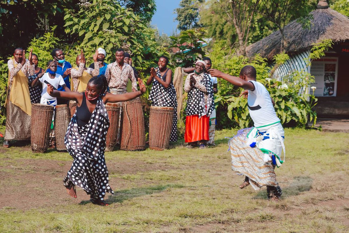 africatouchdown's tweet photo. Visit the Gorilla Guardians Village during your stay to connect with local communities, explore their traditions, and experience Rwanda’s vibrant culture through dance, cuisine, and crafts!

This cultural tour offers a meaningful glimpse into daily life and the bond between people and place, perfect for travellers seeking more than just nature.

#amarembo #rwanda #touchdownafrica #travelwithtouchdown #exploreafrica #travelafrica #rwandasafari #wildernessescape #visitrwanda #culturetour #gorillaguardians
