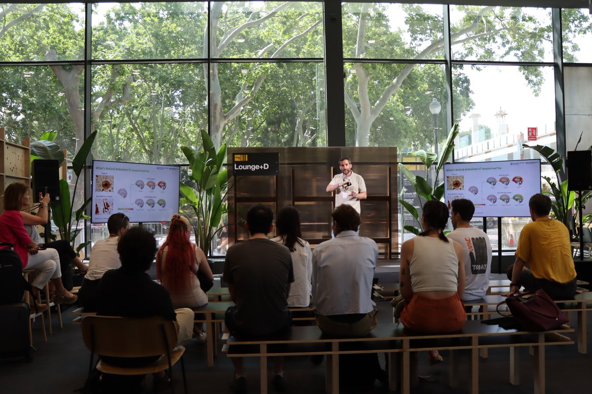BarcelonaBeta's tweet image. Gràcies, #SonarPlusD, for the opportunity to share our work on blood biomarkers to detect #Alzheimers.

We’re proud to be part of a conversation that brings cutting-edge science to the forefront of creativity and innovation. 🧠 #Sonar2025